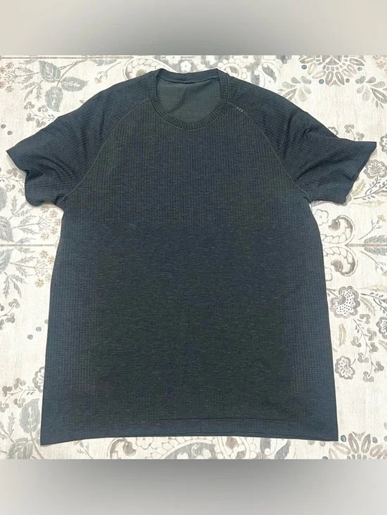 Lululemon Men’s Metal Vent Tech Short Sleeve Bundle 4 Shirts Included Size Large - Picture 5 of 6